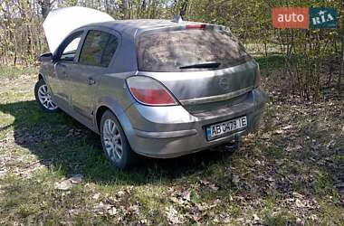 Хэтчбек Opel Astra 2004 в 