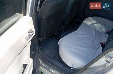 Хэтчбек Opel Astra 2004 в 