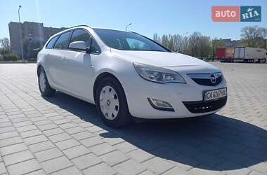 Универсал Opel Astra 2012 в 