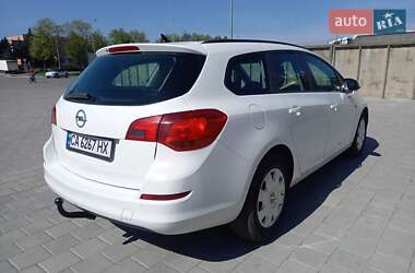 Универсал Opel Astra 2012 в 