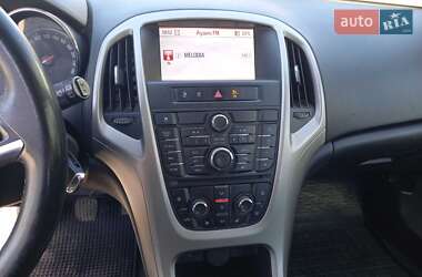 Универсал Opel Astra 2012 в 