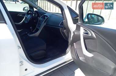 Универсал Opel Astra 2012 в 