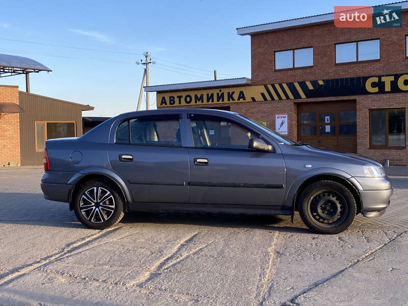 Седан Opel Astra 2008 в Киеве