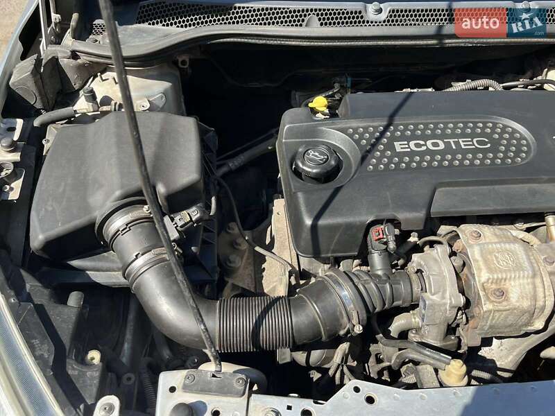 Универсал Opel Astra 2011 в Летичеве