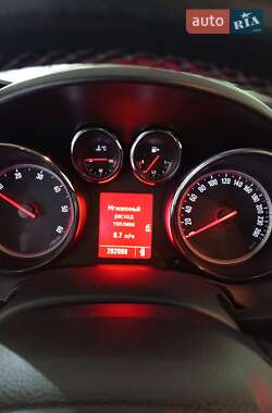 Универсал Opel Astra 2011 в 