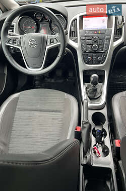Хетчбек Opel Astra 2014 в 