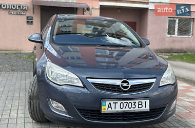Хетчбек Opel Astra 2010 в 