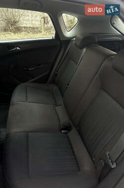 Хетчбек Opel Astra 2010 в 