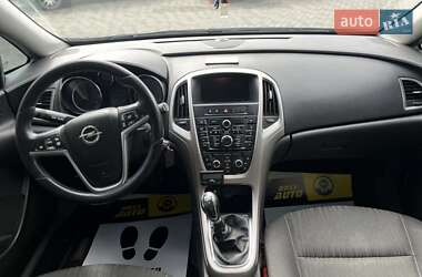 Универсал Opel Astra 2011 в 