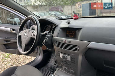 Універсал Opel Astra 2006 в 