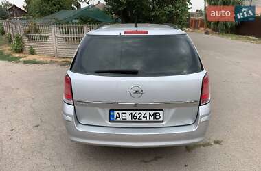 Универсал Opel Astra 2005 в 