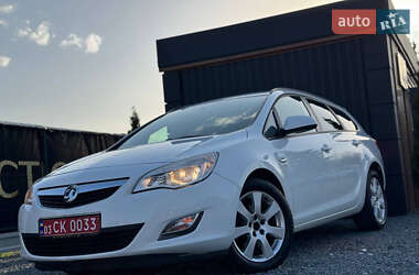 Универсал Opel Astra 2012 в 