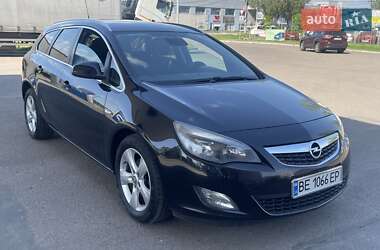 Універсал Opel Astra 2011 в 