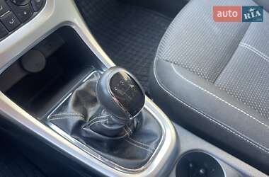 Універсал Opel Astra 2011 в 