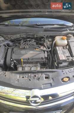 Универсал Opel Astra 2010 в 