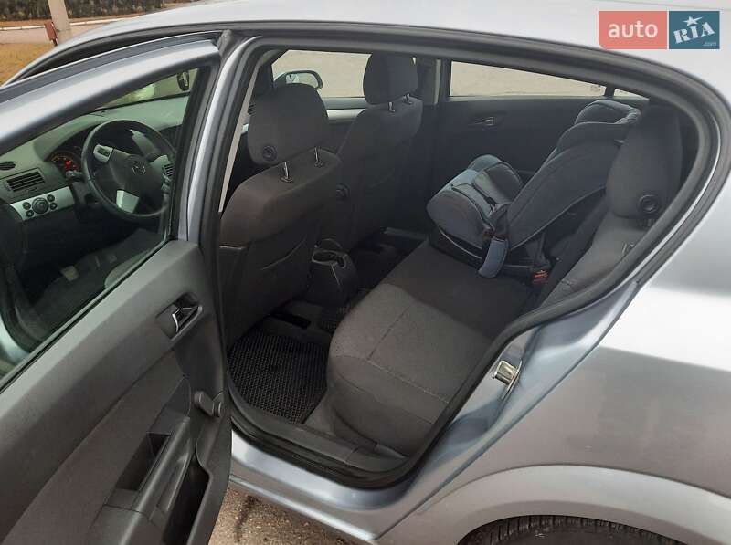 Хетчбек Opel Astra 2009 в Полтаві