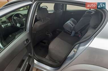 Хэтчбек Opel Astra 2009 в 