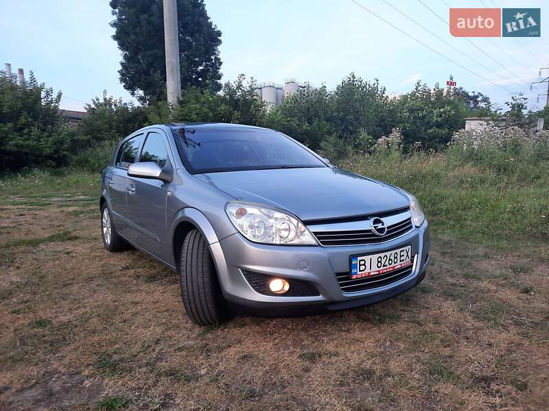 Хэтчбек Opel Astra 2009 в 
