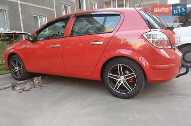 Хэтчбек Opel Astra 2013 в Житомире