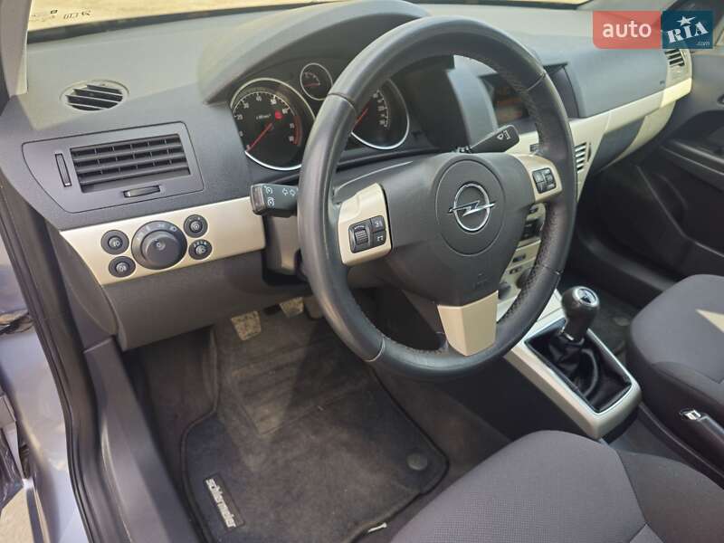 Універсал Opel Astra 2008 в Сумах