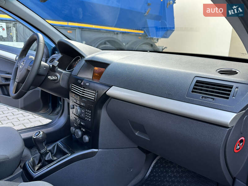 Универсал Opel Astra 2008 в Дрогобыче