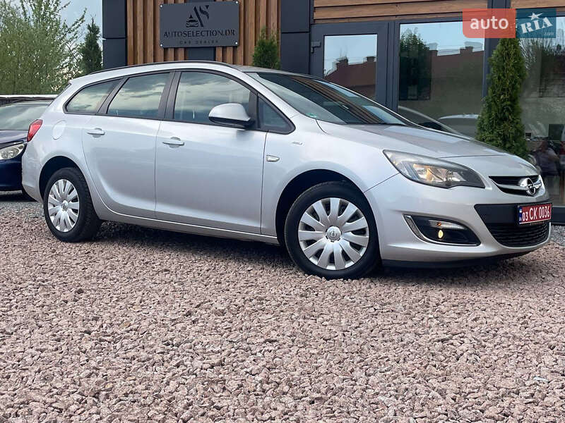 Универсал Opel Astra 2014 в Дрогобыче