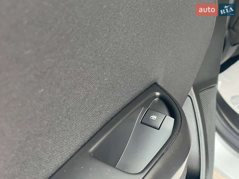 Универсал Opel Astra 2014 в Дрогобыче