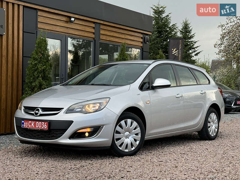 Универсал Opel Astra 2014 в Дрогобыче