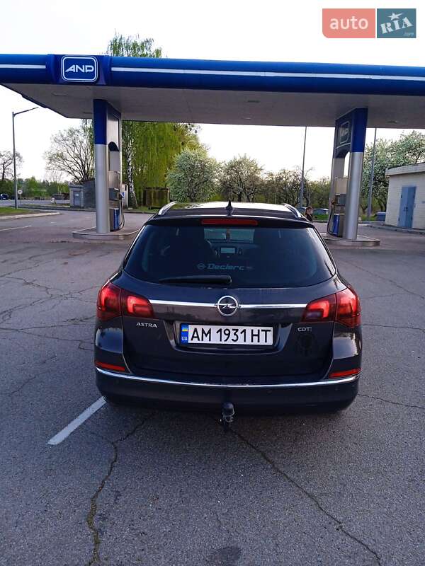 Універсал Opel Astra 2015 в Житомирі