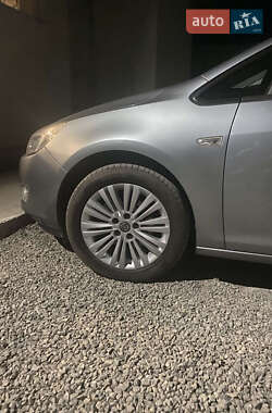 Універсал Opel Astra 2010 в 