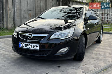 Хэтчбек Opel Astra 2010 в 