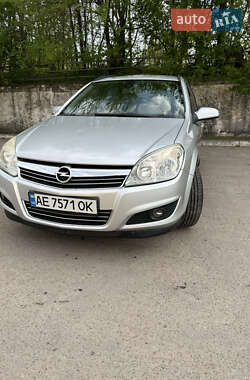 Универсал Opel Astra 2008 в Каменском