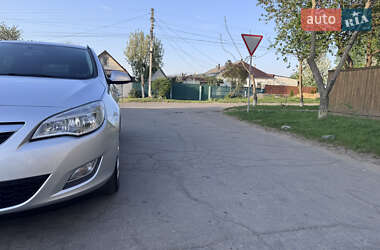 Универсал Opel Astra 2012 в 