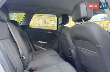 Универсал Opel Astra 2012 в 