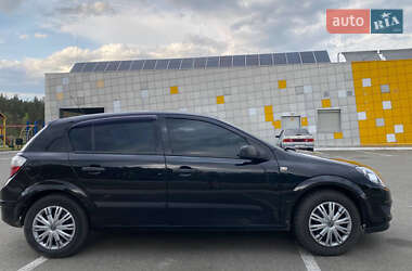 Хэтчбек Opel Astra 2007 в 