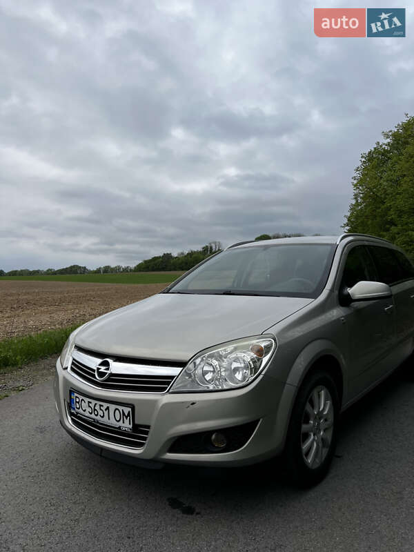 Универсал Opel Astra 2008 в Пустомытах