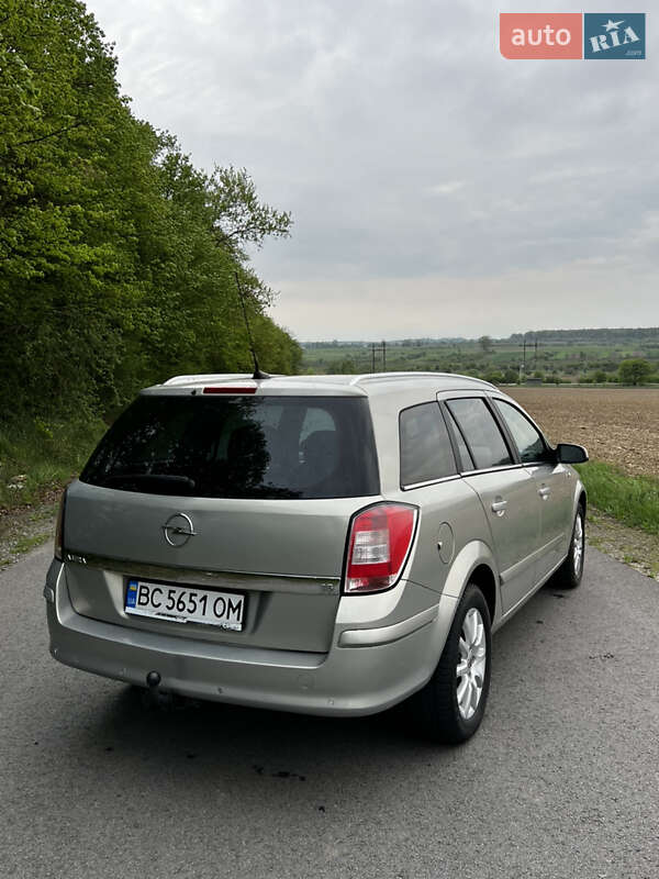 Универсал Opel Astra 2008 в Пустомытах