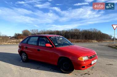 Хэтчбек Opel Astra 1996 в 
