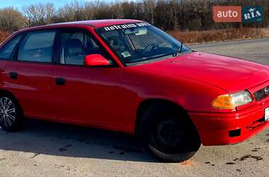 Хэтчбек Opel Astra 1996 в 