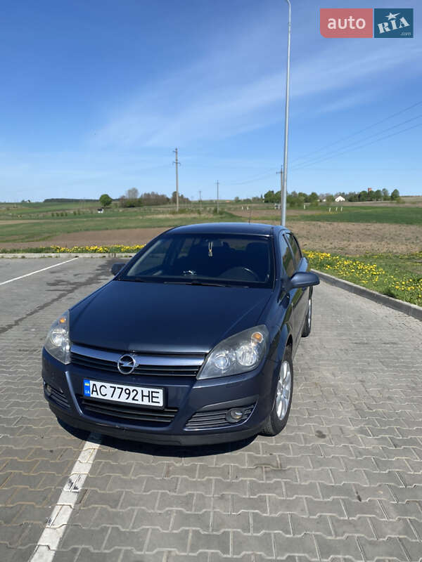 Хэтчбек Opel Astra 2006 в 