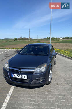 Хэтчбек Opel Astra 2006 в 