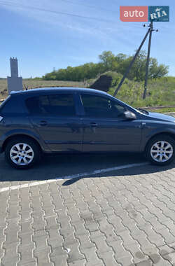Хэтчбек Opel Astra 2006 в 