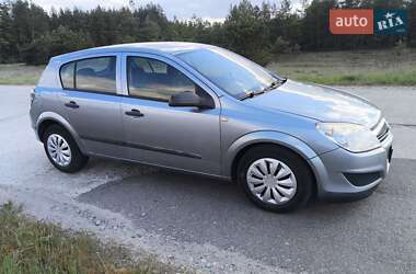 Хэтчбек Opel Astra 2008 в 