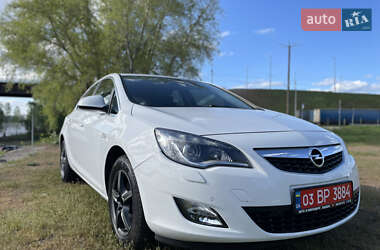 Хэтчбек Opel Astra 2010 в 