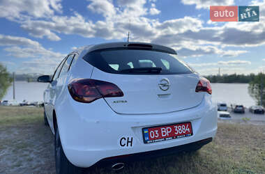 Хэтчбек Opel Astra 2010 в 