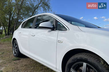 Хэтчбек Opel Astra 2010 в 