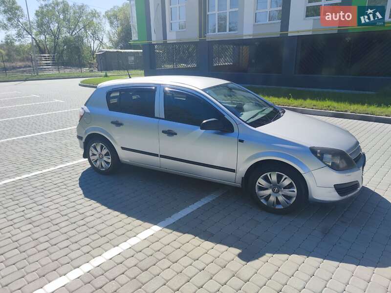 Хетчбек Opel Astra 2005 в Шептицькому