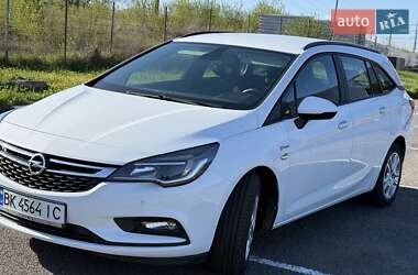 Универсал Opel Astra 2019 в Ровно