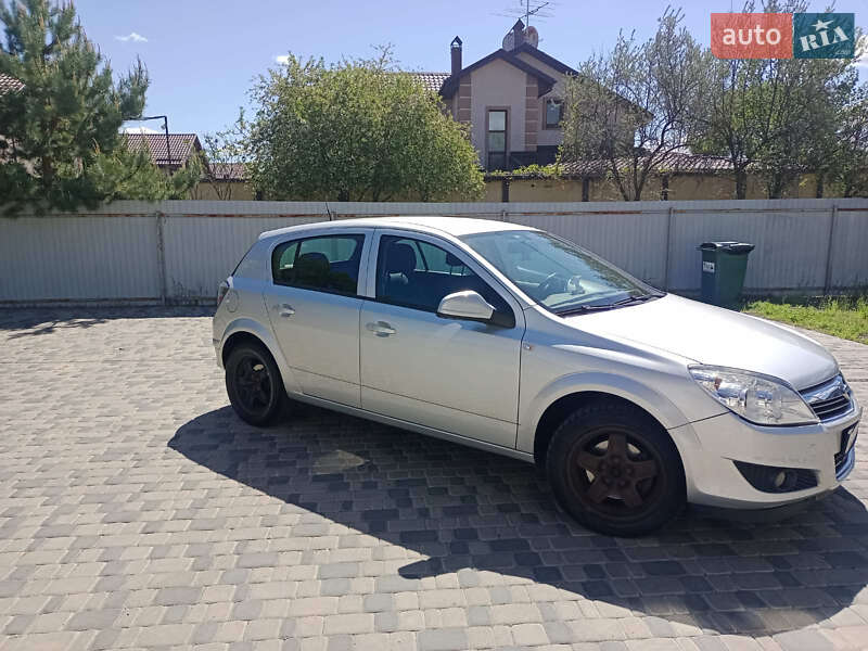 Opel Astra 2010