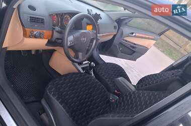 Хэтчбек Opel Astra 2006 в Пирятине